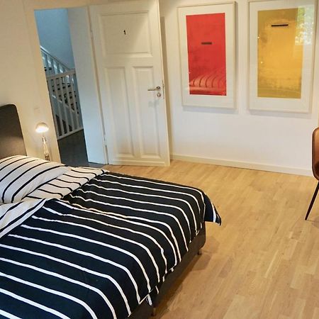 Privatzimmer Schoenfelder ดุสเซลดอร์ฟ ภายนอก รูปภาพ
