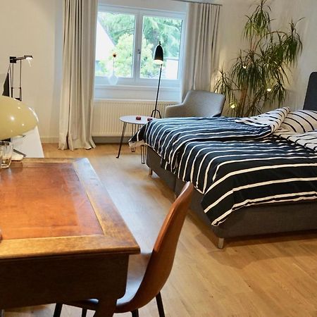 Privatzimmer Schoenfelder ดุสเซลดอร์ฟ ภายนอก รูปภาพ