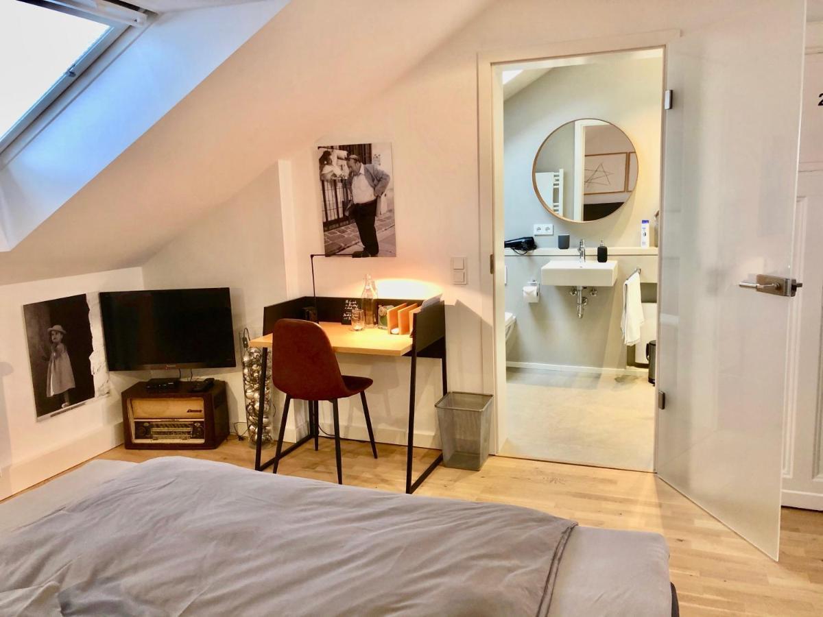Privatzimmer Schoenfelder ดุสเซลดอร์ฟ ภายนอก รูปภาพ