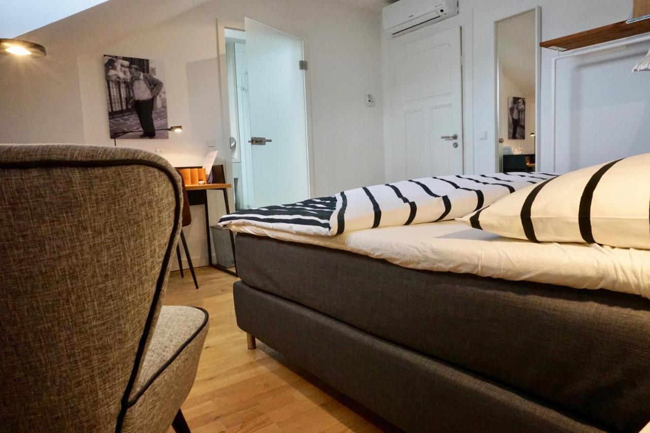 Privatzimmer Schoenfelder ดุสเซลดอร์ฟ ภายนอก รูปภาพ