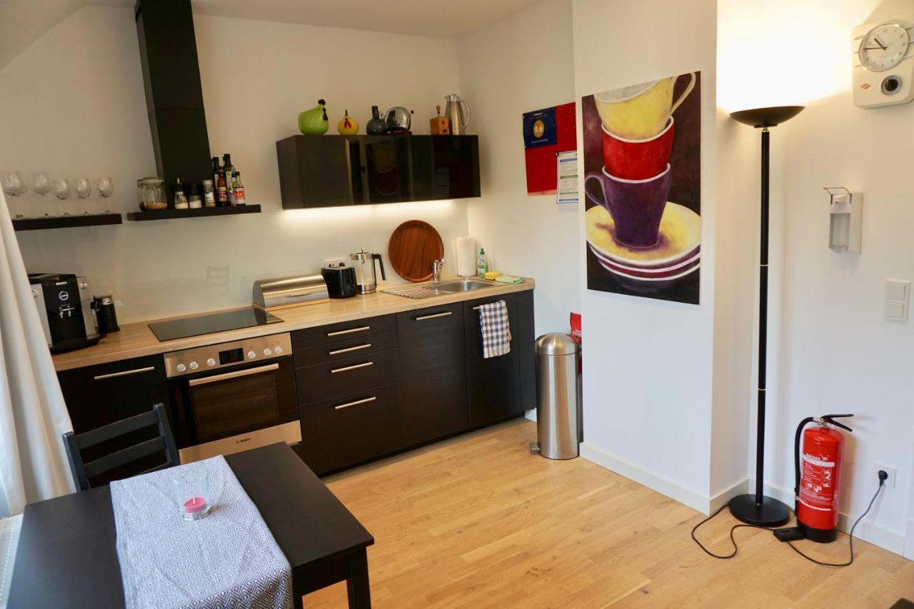 Privatzimmer Schoenfelder ดุสเซลดอร์ฟ ภายนอก รูปภาพ