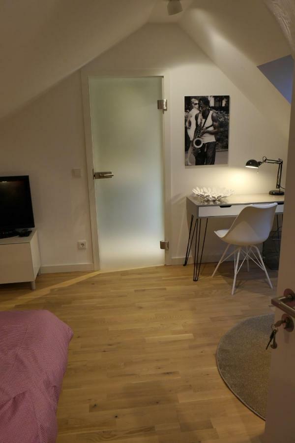 Privatzimmer Schoenfelder ดุสเซลดอร์ฟ ภายนอก รูปภาพ