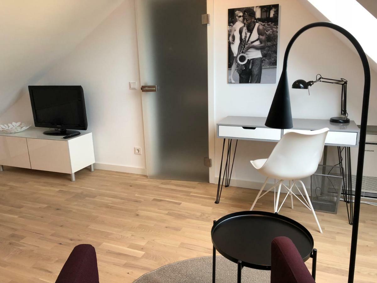Privatzimmer Schoenfelder ดุสเซลดอร์ฟ ภายนอก รูปภาพ