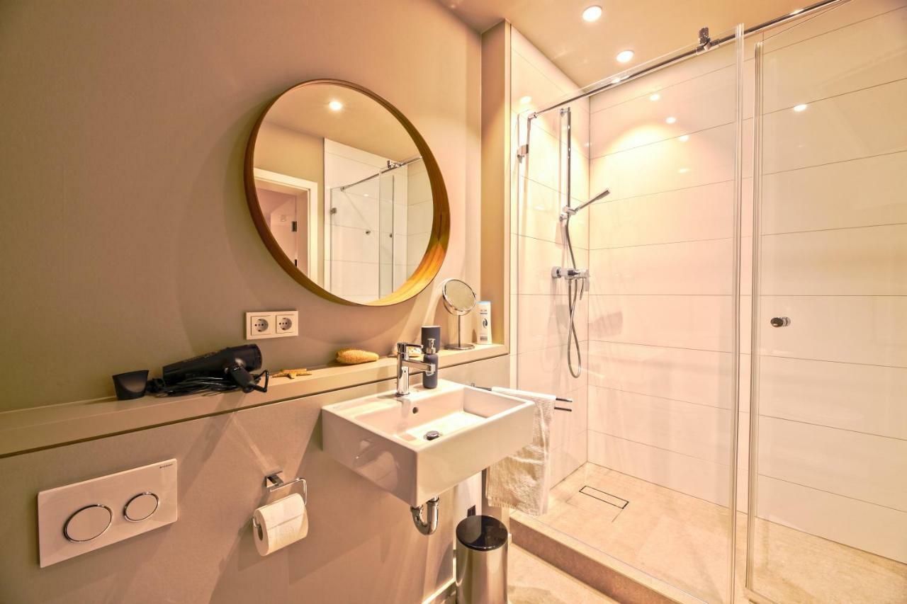 Privatzimmer Schoenfelder ดุสเซลดอร์ฟ ภายนอก รูปภาพ